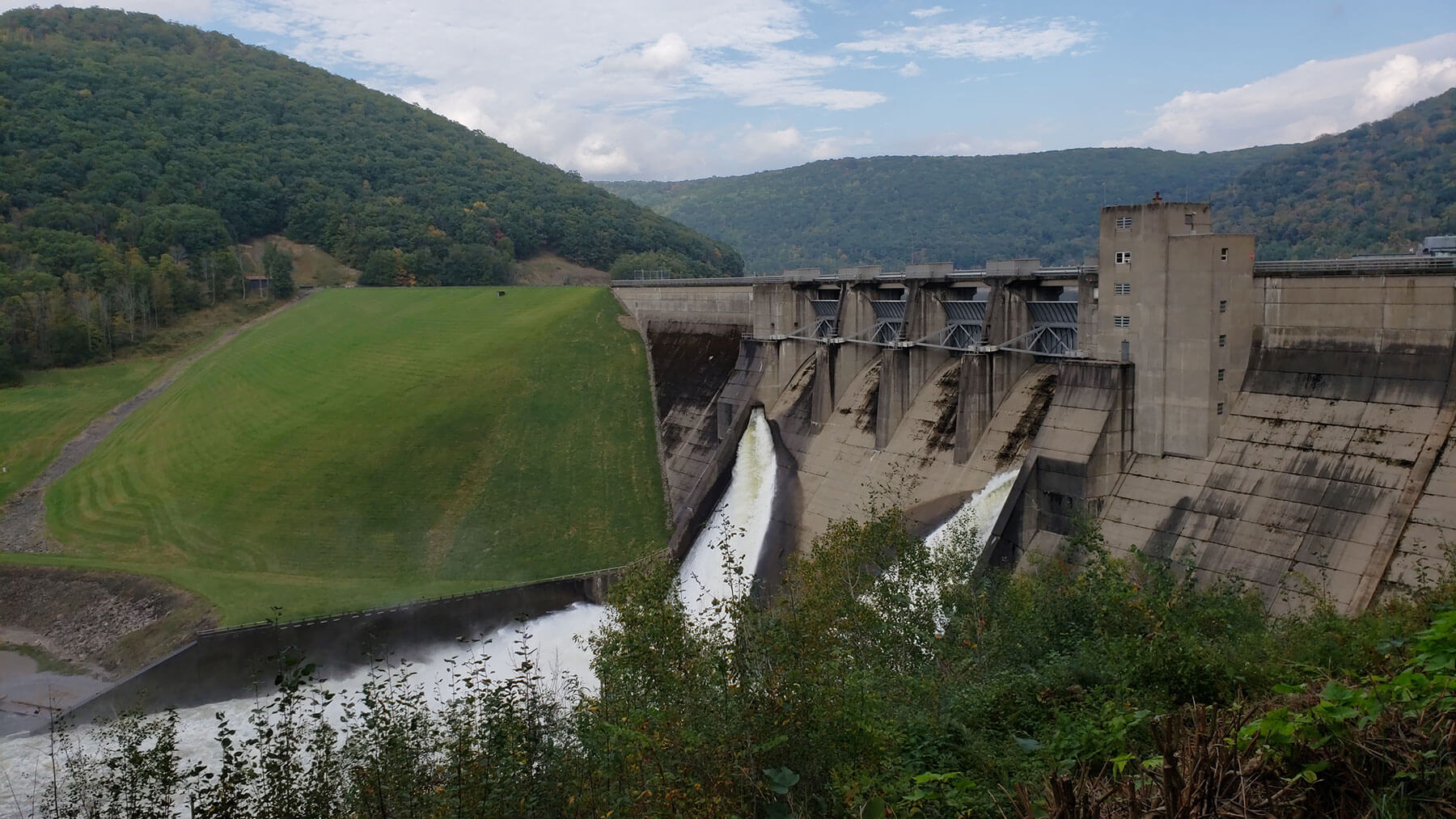 The Kinzua Dam spillway. (Photo by Maria Diaz-Gonzalez/PublicSource)